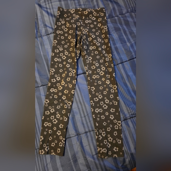 Set of 3 Old Navy Leggings - Floral, Gray, Plaid- Girls Size 8 - Picture 2 of 11